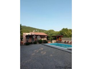 HRELJIN SAMOSTOJEĆA KUĆA SA DVA STANA