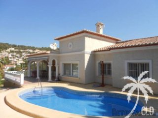 Villa built on one level, situated in sunny area and 10..