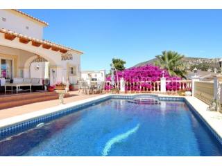 Beautifully Presented 5 Bedroom luxury..