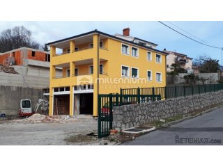 Kastav, 330m2, kuća s dva stana i poslovnim prostorom