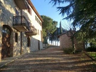 Large Farmhouse Overlooking Todi