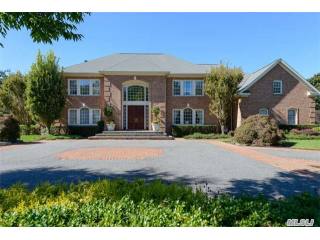 11 Hickory Dr Old Brookville, NY 11545