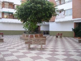Apartment - This large 3rd floor 4..