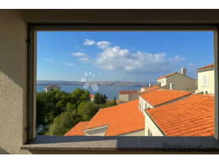Dvoetažni apartman sa garažom
