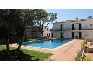 APARTMENT ON GROUND FLOOR WITH PRIVATE..