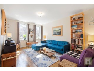3 bedroom Apartment For Sale: 811..