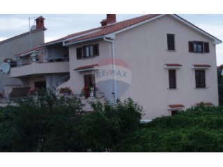 ISTRA,Fažana, kuća sa apartmanima i pogledom na more