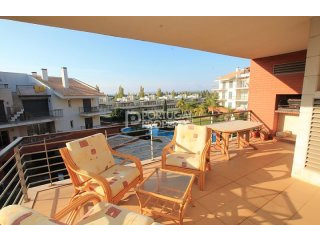 Spacious 3 bed with nice open views and..
