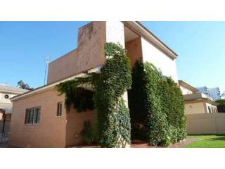 Villa - This is a large villa located..