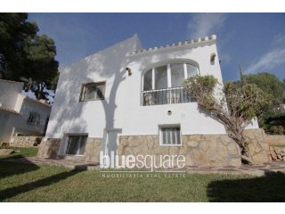 3 Bedroom Villa in sought after complex..