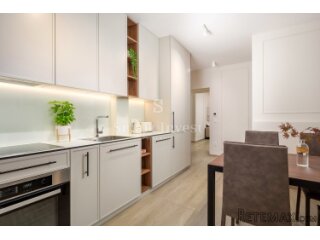 OPATIJA – CENTAR, luksuzna garsonijera u vili 1. red do m..