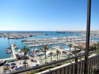 Beautiful apartment on the 8th floor with a south-east..