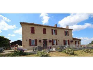 Character Stone house with 10ha of..
