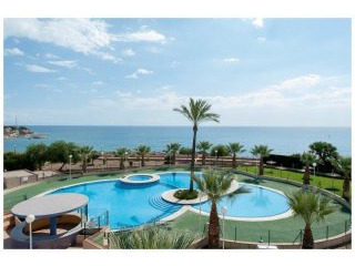 RS208, Fabulous semi-detached villa at..