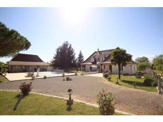 APS3045 Beautiful 6 bed house with..