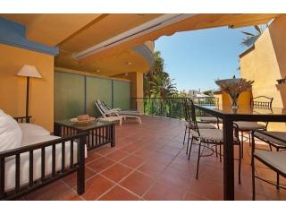 APARTMENT FOR SALE IN BAHIA DE MARBELLA