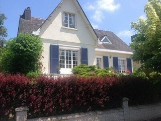 Immaculate, detached traditional..