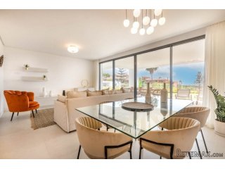 Apartamentos de 3 dormitorios y 2 baños en un residencial..