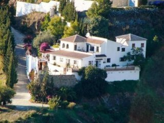 5 bedroom, 3 bathroom Villa, (build 345..