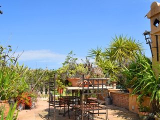 Spacious Town House In Sineu