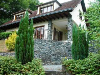 Lovely 4 bedroomed property divided..