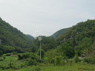 Žonti - građevinski teren uz infrastrukturu