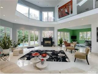 1 Messenger Ln Sands Point, NY 11050