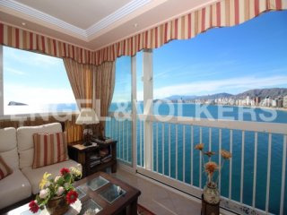 Beautiful Apartment With Direct Access..