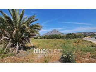 Building land with mountain views in..