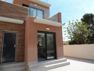 2 bedroom apartments