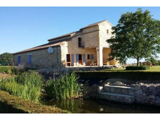 3 Bedroom Country House For Sale