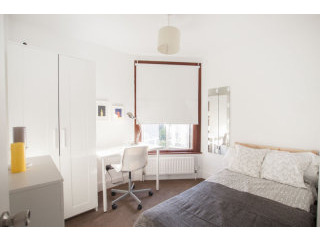 Single with double bed near Willesden..