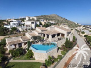 The exclusive villa was built in 2007 in dry stone. It is..