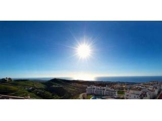 2 Bed Apartment for sale in Calahonda