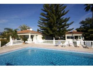 4 Bedrooms - Villa - Malaga - For Sale