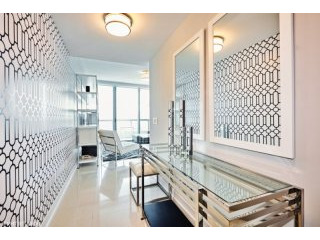 2 bedroom Flat For Sale: 6899 Collins..