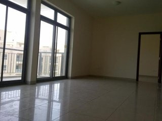Spacious and Modern 2B/R Apartment -..