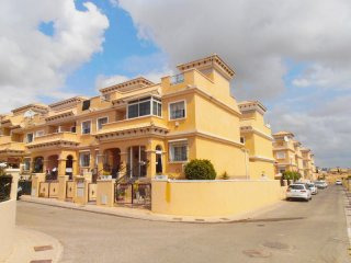 Townhouse In Villamartin, Orihuela..