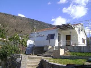 House in Gradiošnica, Tivat