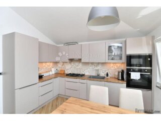 Luksuzni Penthouse s pogledom na more