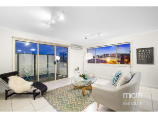Top Floor Excellence Over Two Levels!