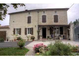 Townhouse With Indoor Pool And Garden