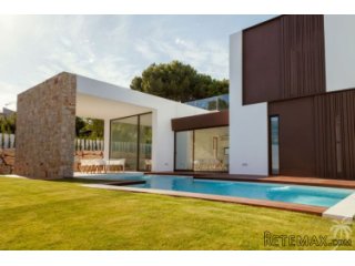 Recently finished new built villa in modern style located..