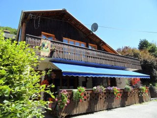 Restaurant Le Petit Coq With 2 Bedroom..