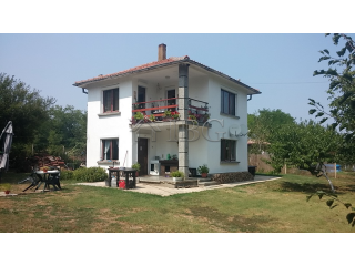 Character house with 2 bedrooms 2..