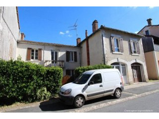 Ref 29059 : Tres Jolie Maison De Bourg
