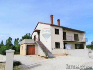POREČ-kuća 4 km od mora