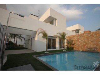 In the small village of Rojales, this large scale residence..
