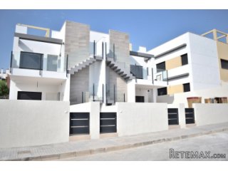 Los dúplex se ubican en un complejo residencial en Punta..