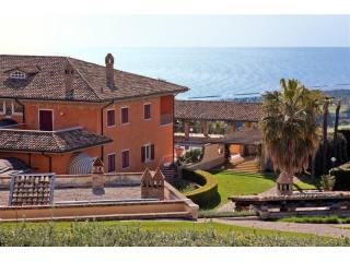 11 bedroom House For Sale: Marche..